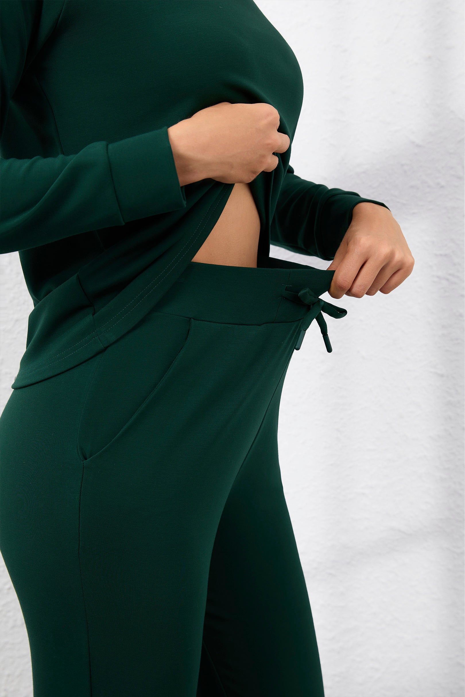 AirMode Jogger Pants in After Eight