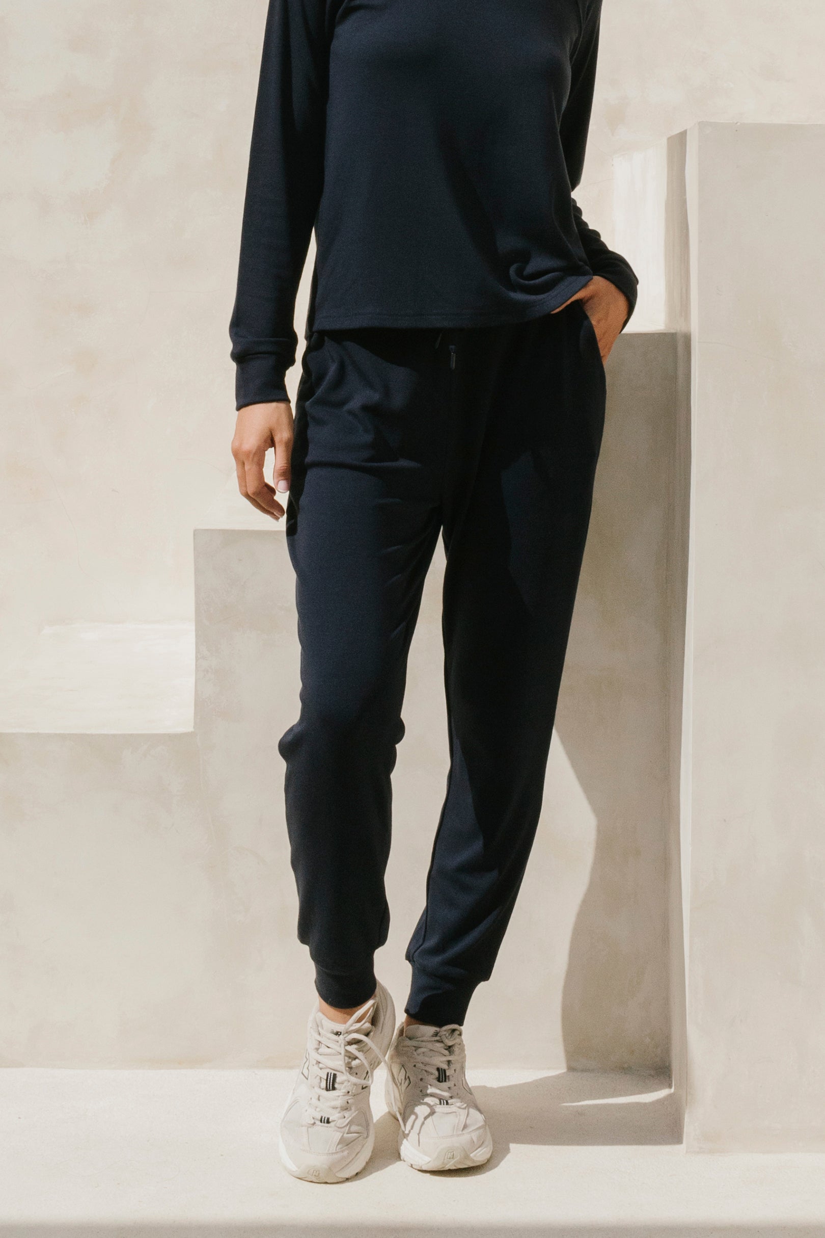 AirMode Jogger Pants in Noir