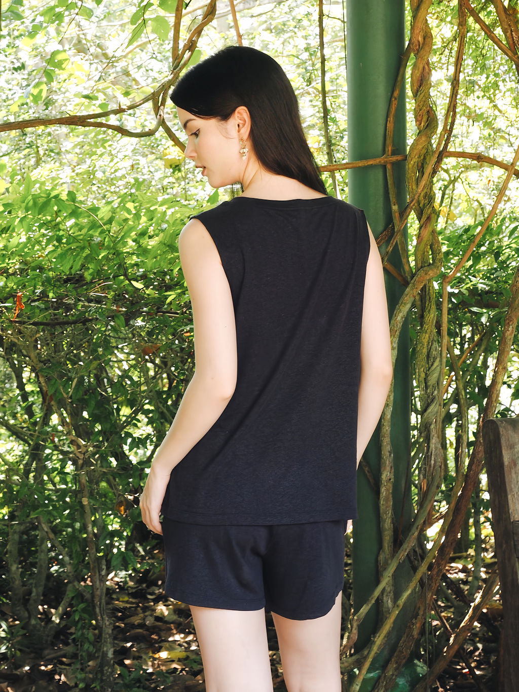 Bamboo-Linen Tank Shorts in Midnight Blue