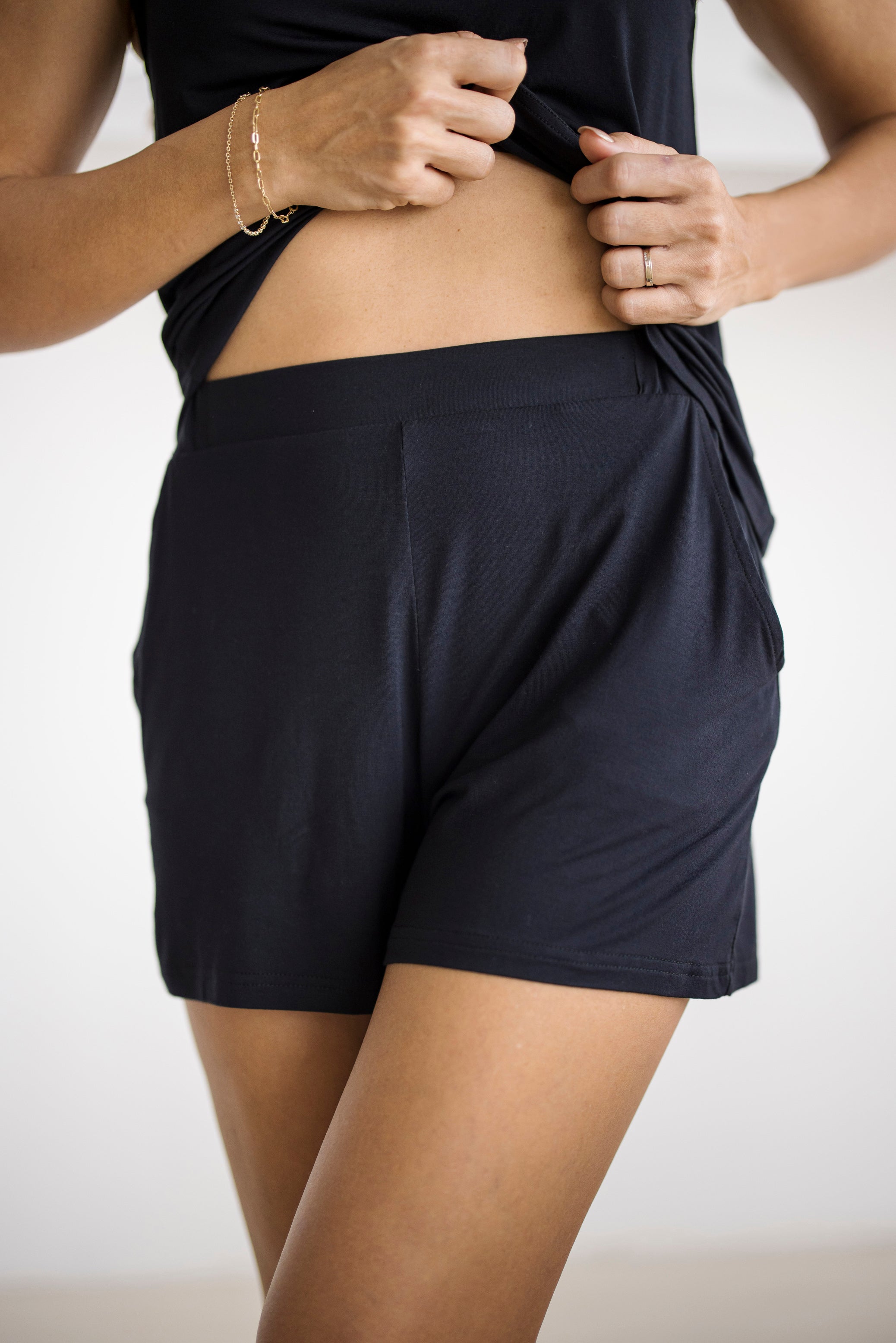 Offline Shorts (Tank) in Noir