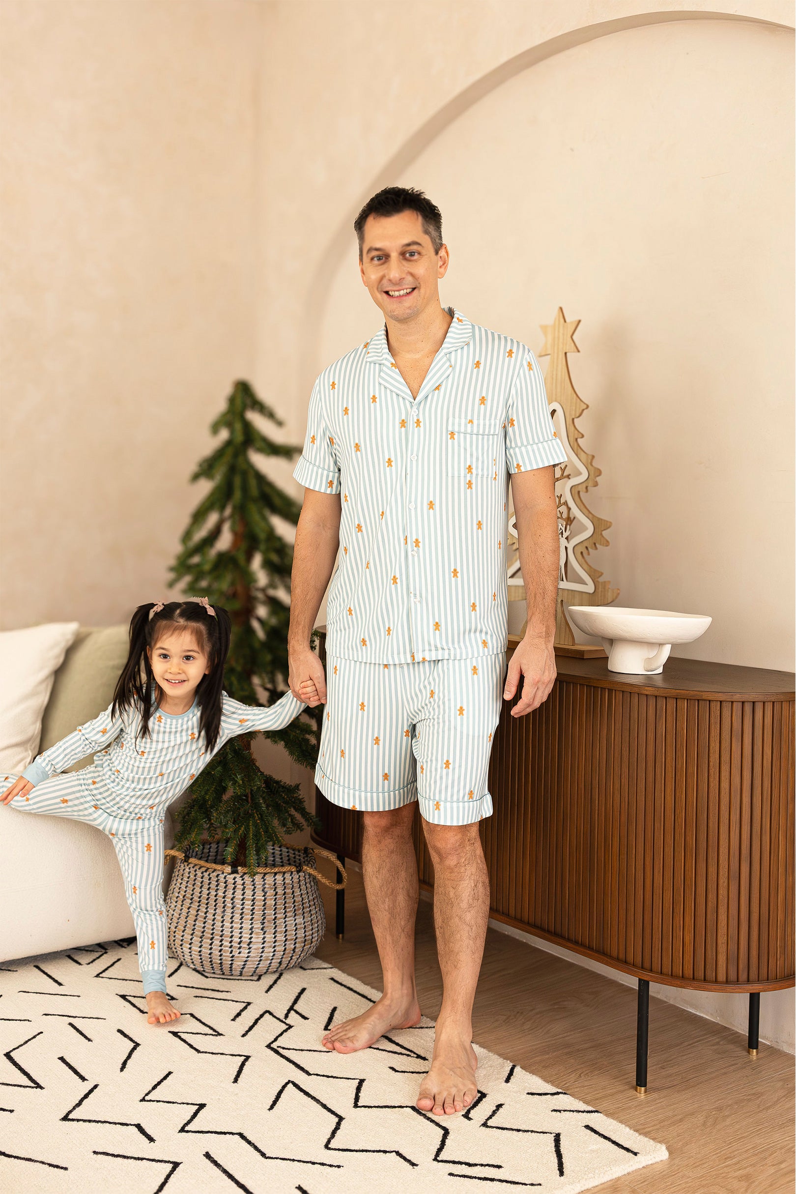 Men's Signature Pyjamas Set in Gingerbread Lane